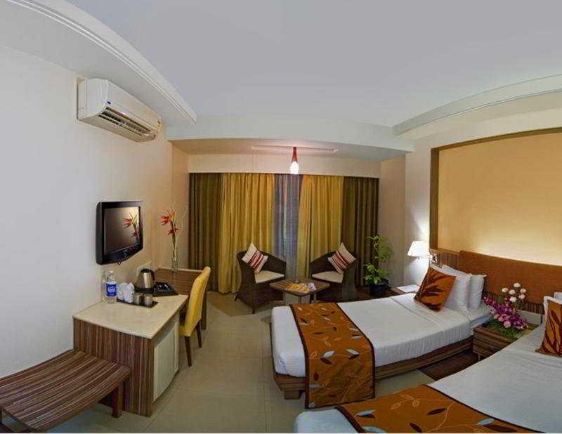 Kapila Business Hotel Pune Exterior foto